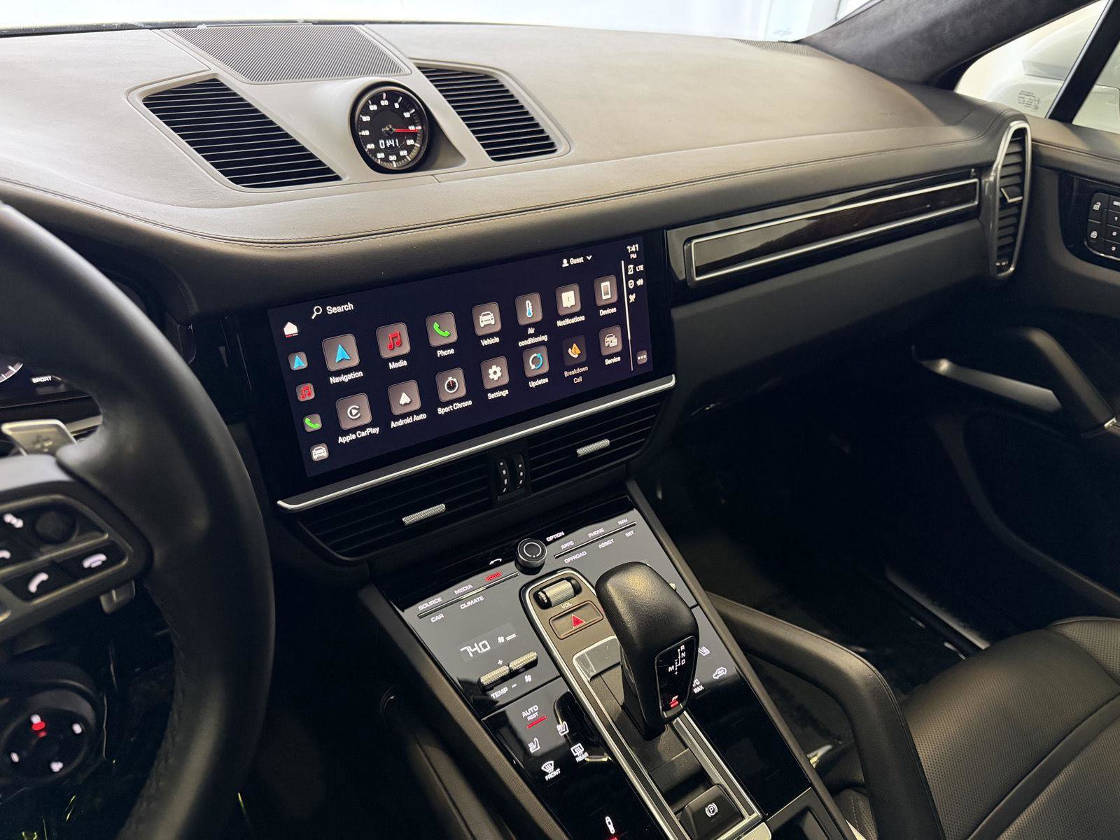 Certified 2023 Porsche Cayenne Turbo image 18