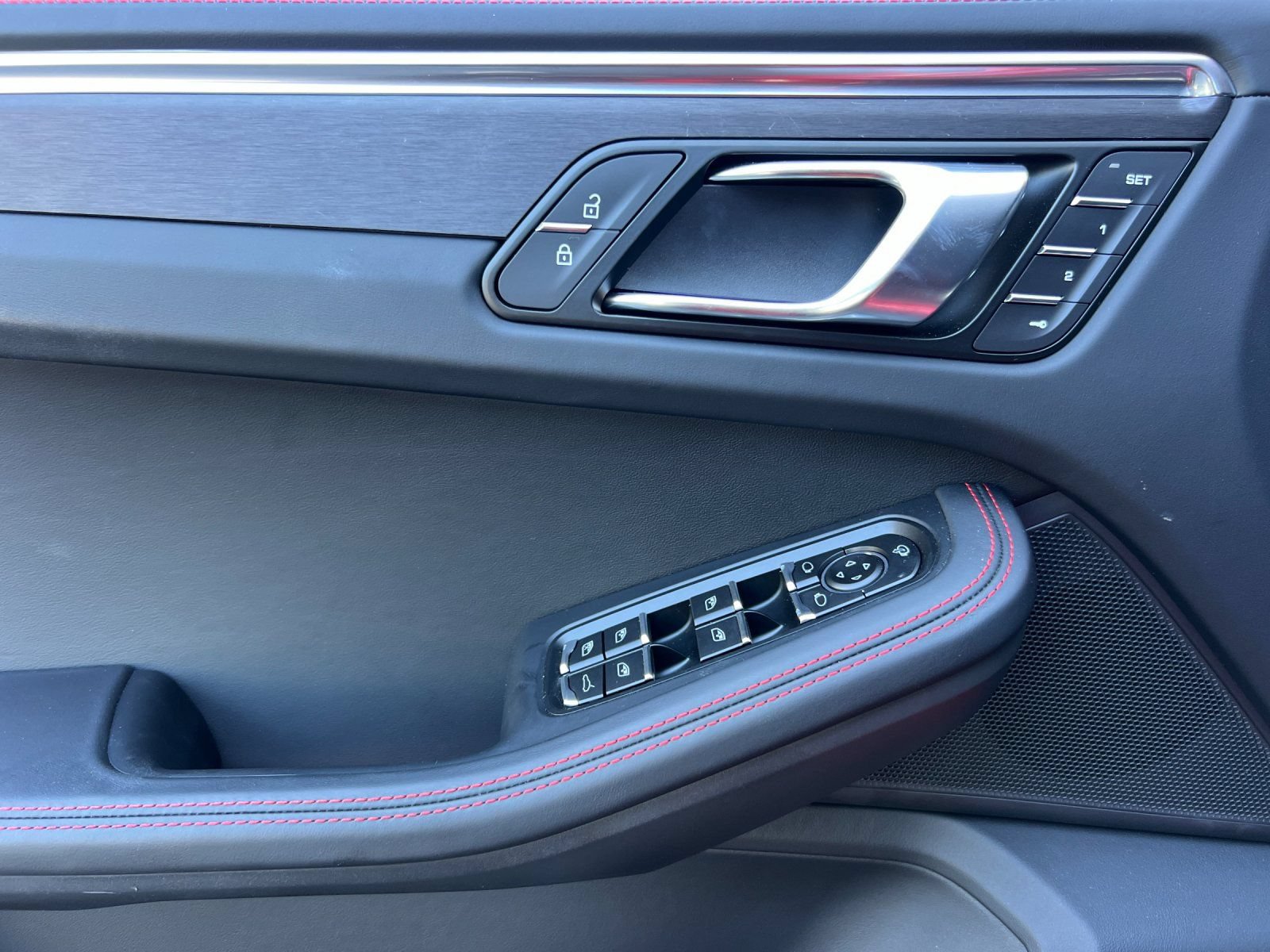 Certified 2026 Porsche Macan GTS AWD/4WD image 13