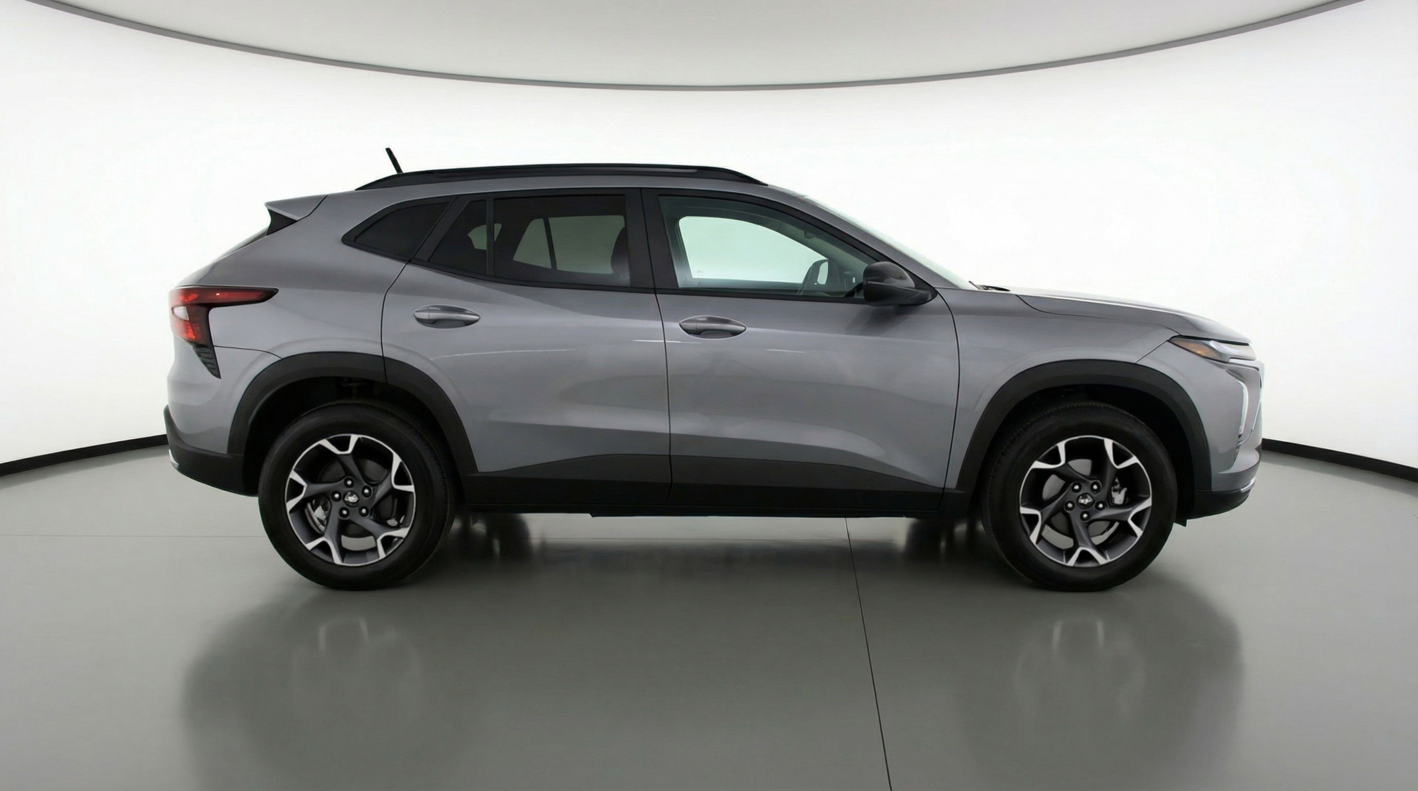 Used 2025 Chevrolet Trax LT w/ LT Convenience Package image 11