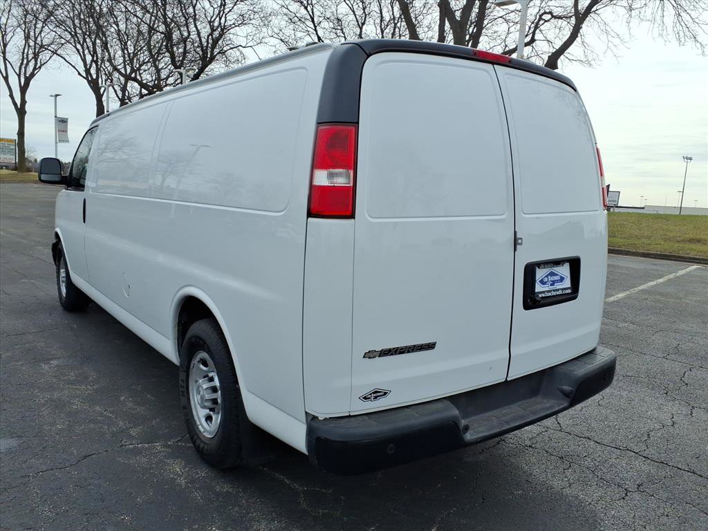 Used 2017 Chevrolet Express 3500 Extended RWD image 5
