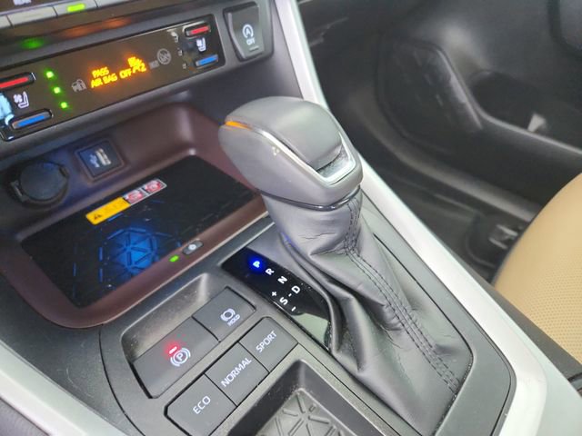 Used 2024 Toyota RAV4 Limited w/ Advanced Technology Package image 29