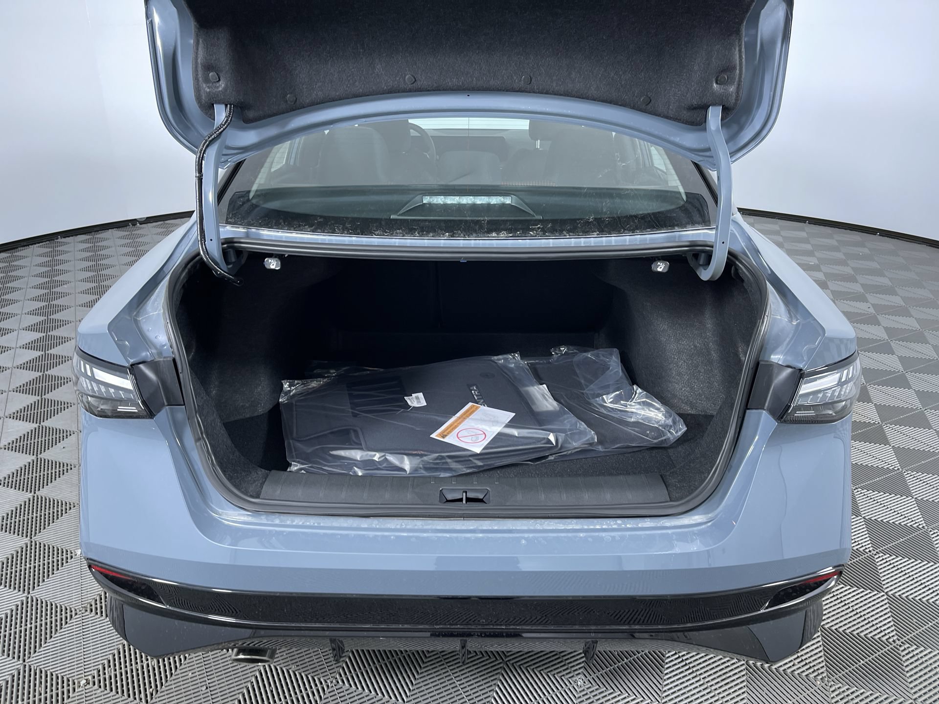 New 2026 Nissan Sentra SR w/ Floor Mat Package FWD image 24