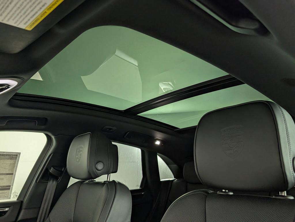 New 2026 Porsche Macan AWD/4WD image 31