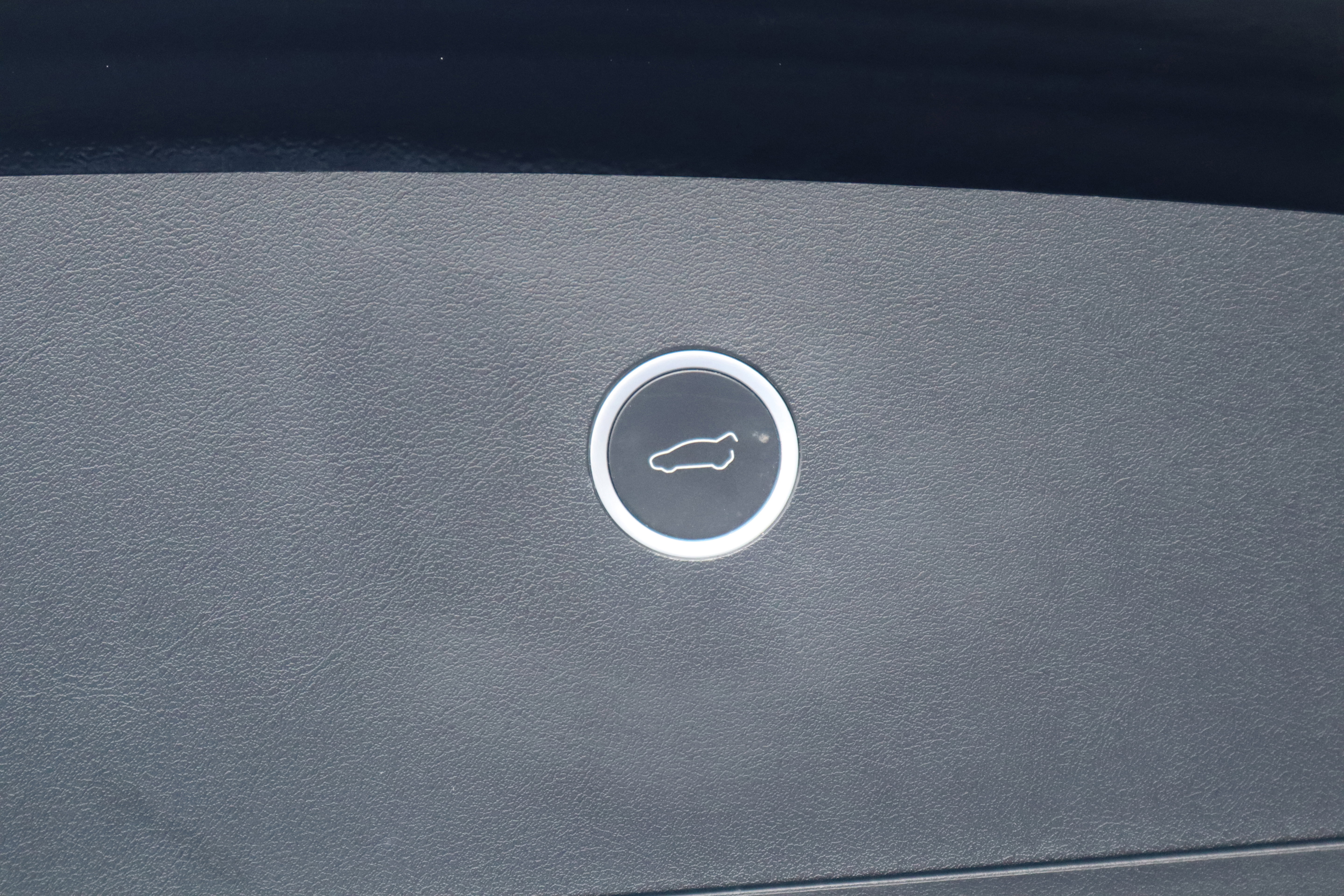 Used 2018 Tesla Model X P100D image 32