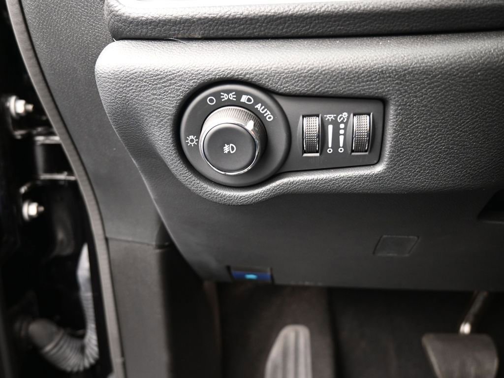 Used 2024 Chrysler Pacifica Limited w/ S Appearance Package image 39