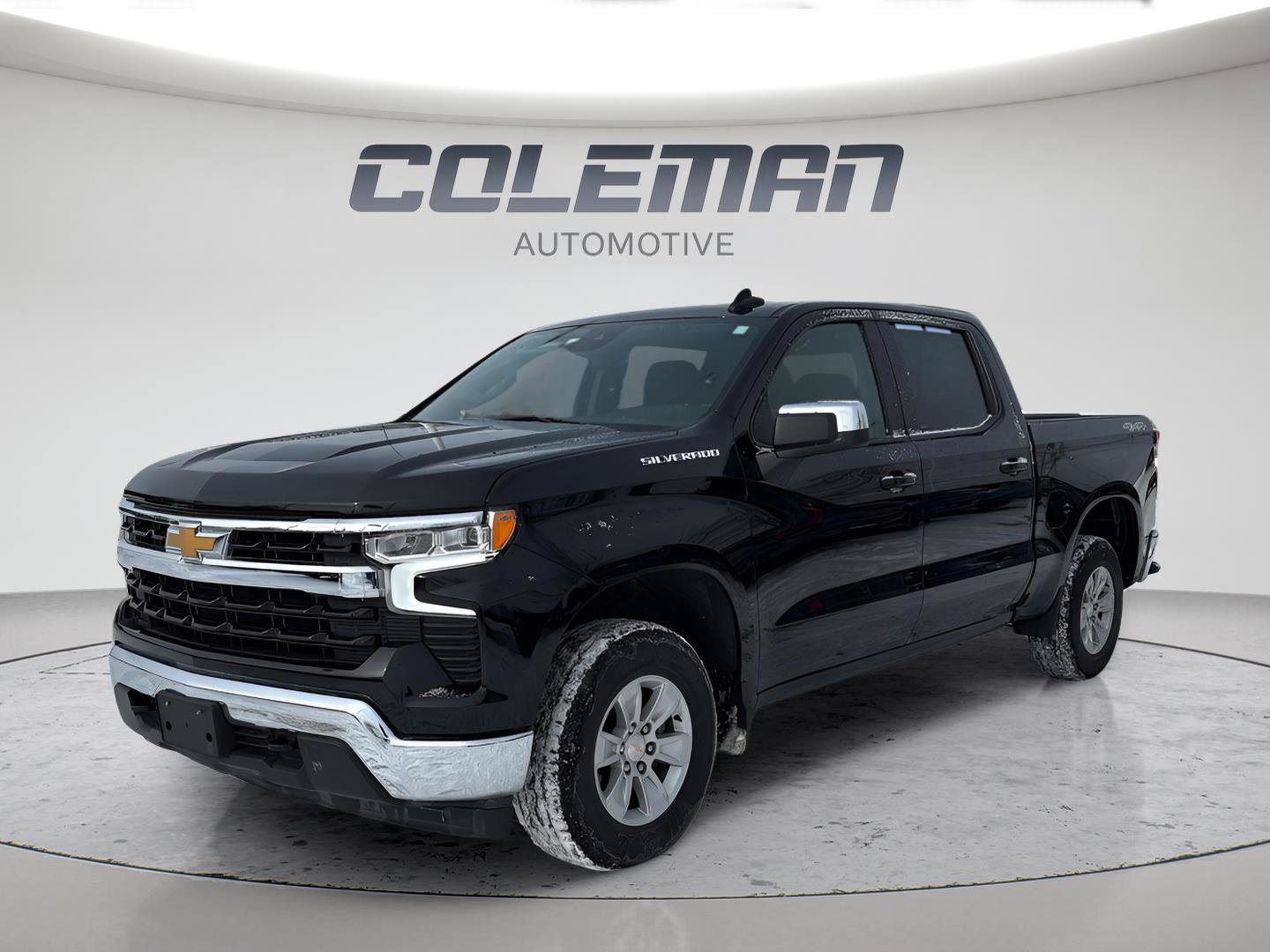 Used 2025 Chevrolet Silverado 1500 LT image 1