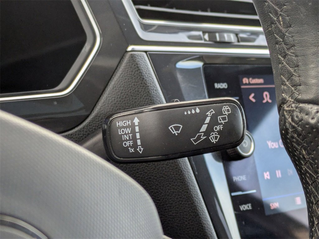 Used 2022 Volkswagen Tiguan SE R-Line image 21