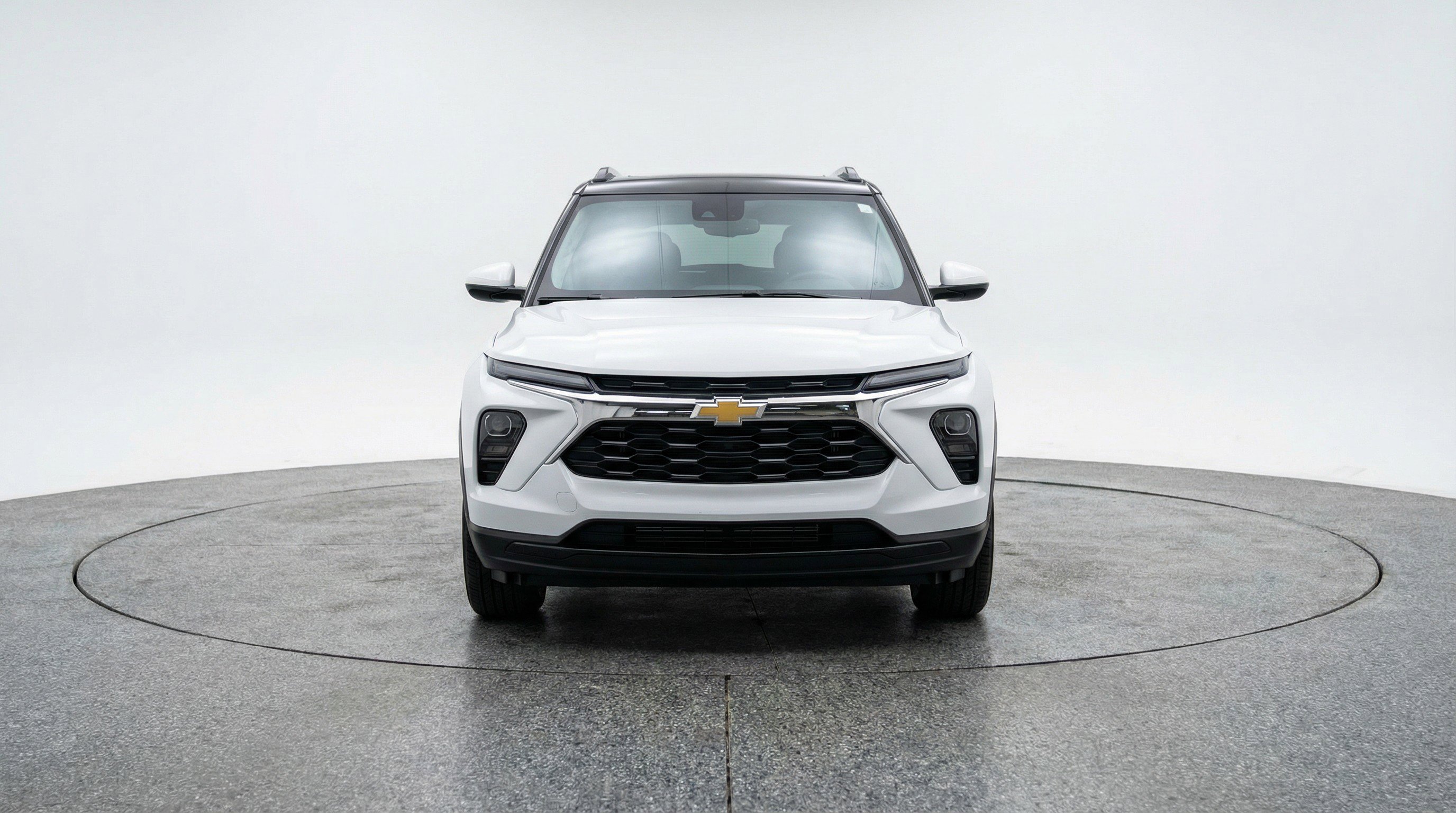 Used 2025 Chevrolet TrailBlazer LT image 2