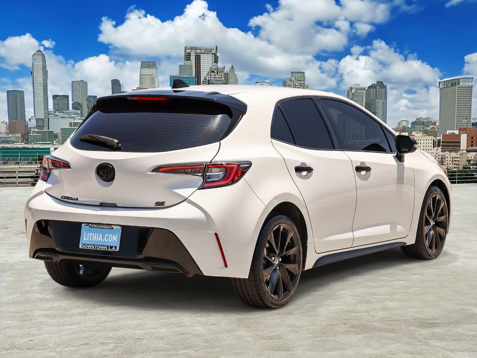 Used 2021 Toyota Corolla SE w/ Carpet Mat Package (TMS) FWD image 4