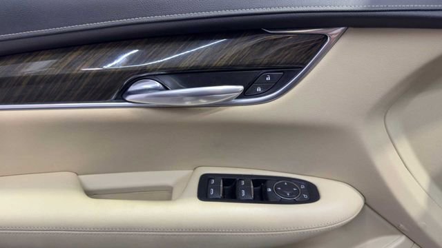 Used 2019 Cadillac XT5 FWD image 21