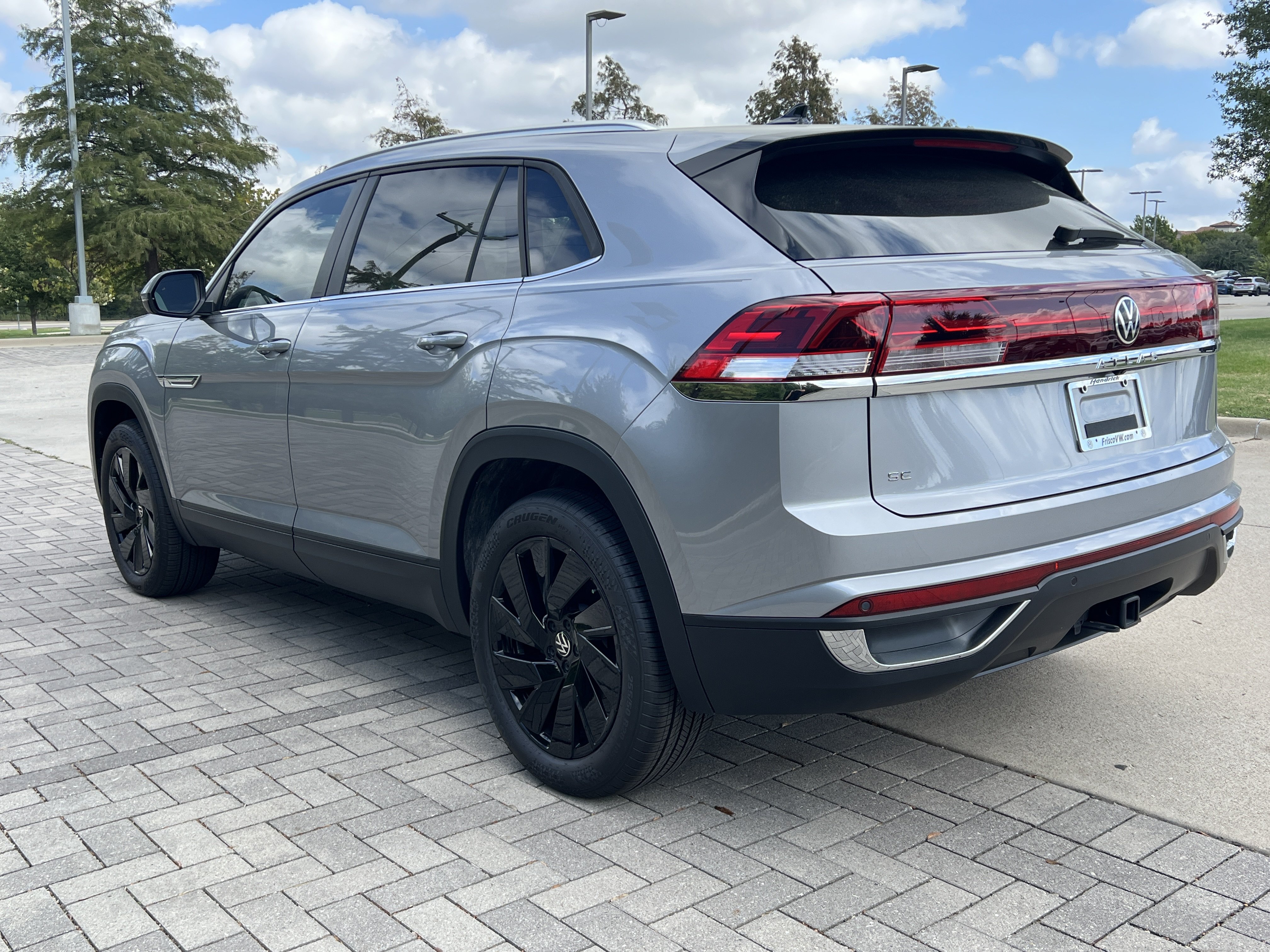 Certified 2026 Volkswagen Atlas Cross Sport SE FWD image 7