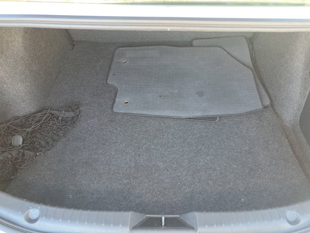 Used 2014 MAZDA MAZDA3 i SV image 6