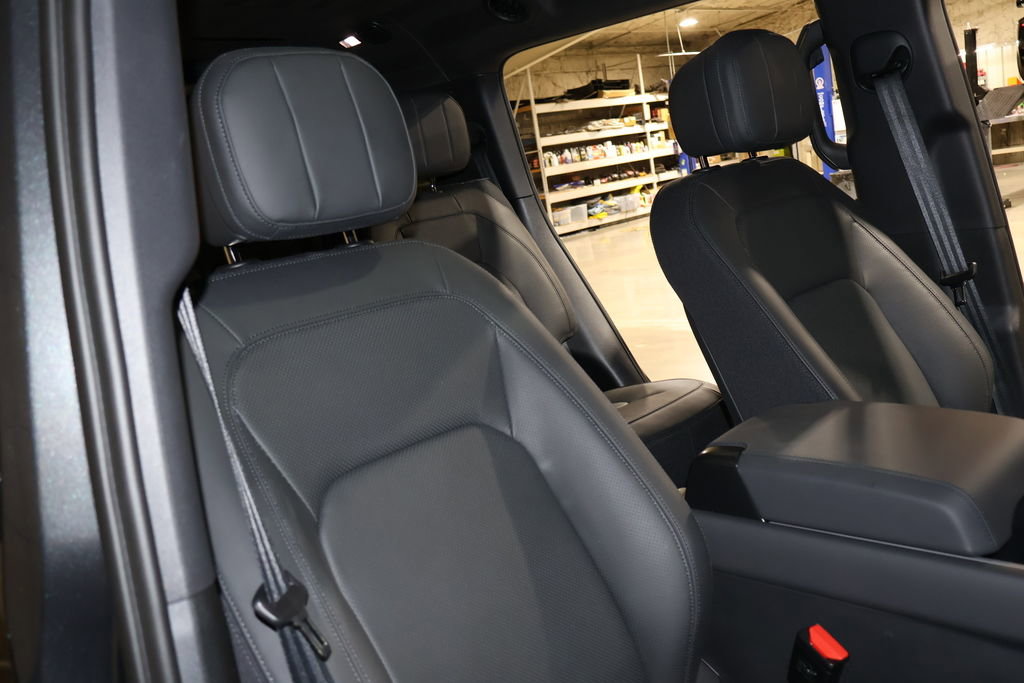 Used 2025 Land Rover Defender 130 V8 image 33