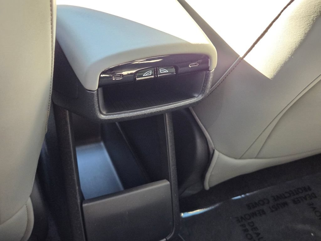 New 2025 Volvo EX30 Plus w/ Protection Package Premier AWD/4WD image 16