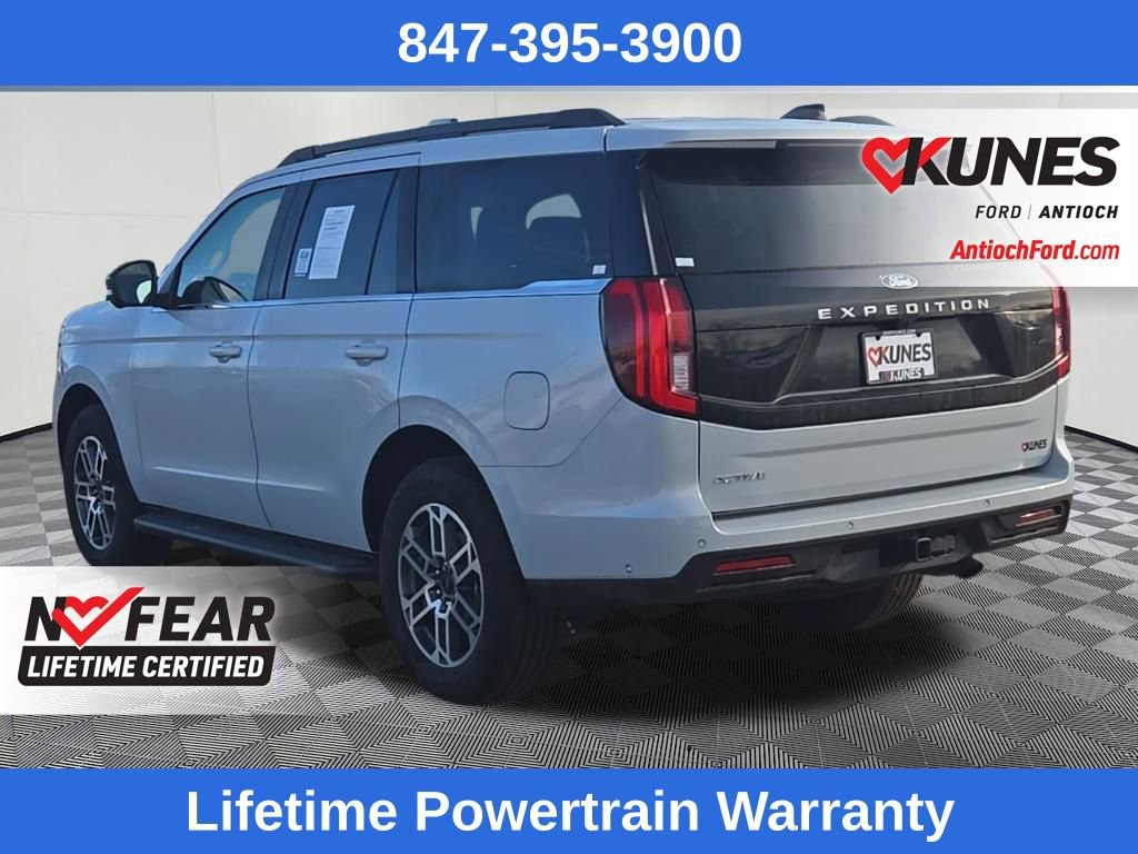 Used 2025 Ford Expedition Active image 5