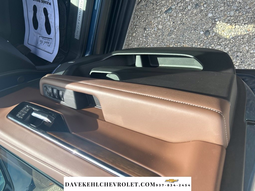 Used 2026 Chevrolet Tahoe High Country w/ Sun And Tow Package AWD/4WD image 17