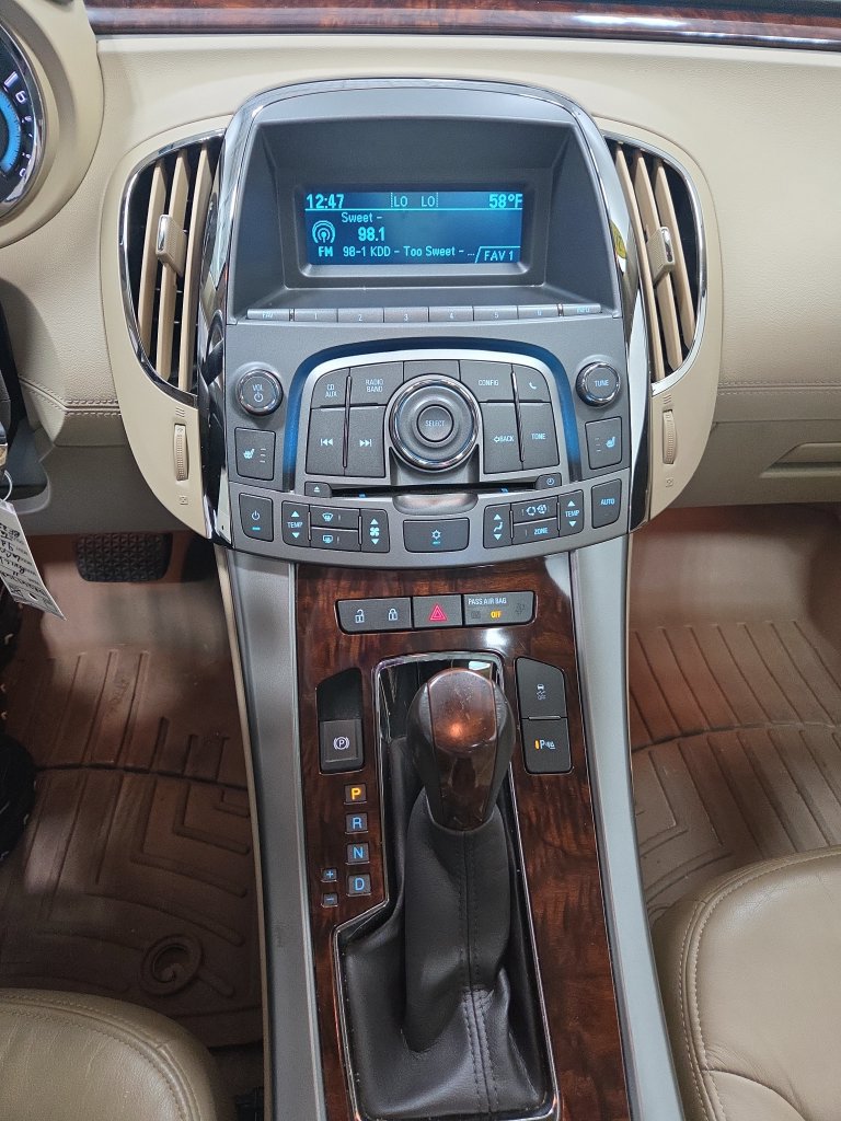 Used 2011 Buick LaCrosse CXL FWD image 6