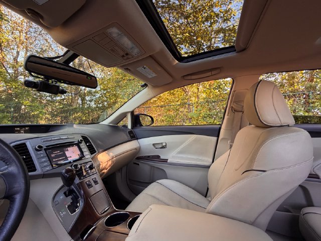 Used 2015 Toyota Venza XLE w/ XLE Premium Package FWD image 33