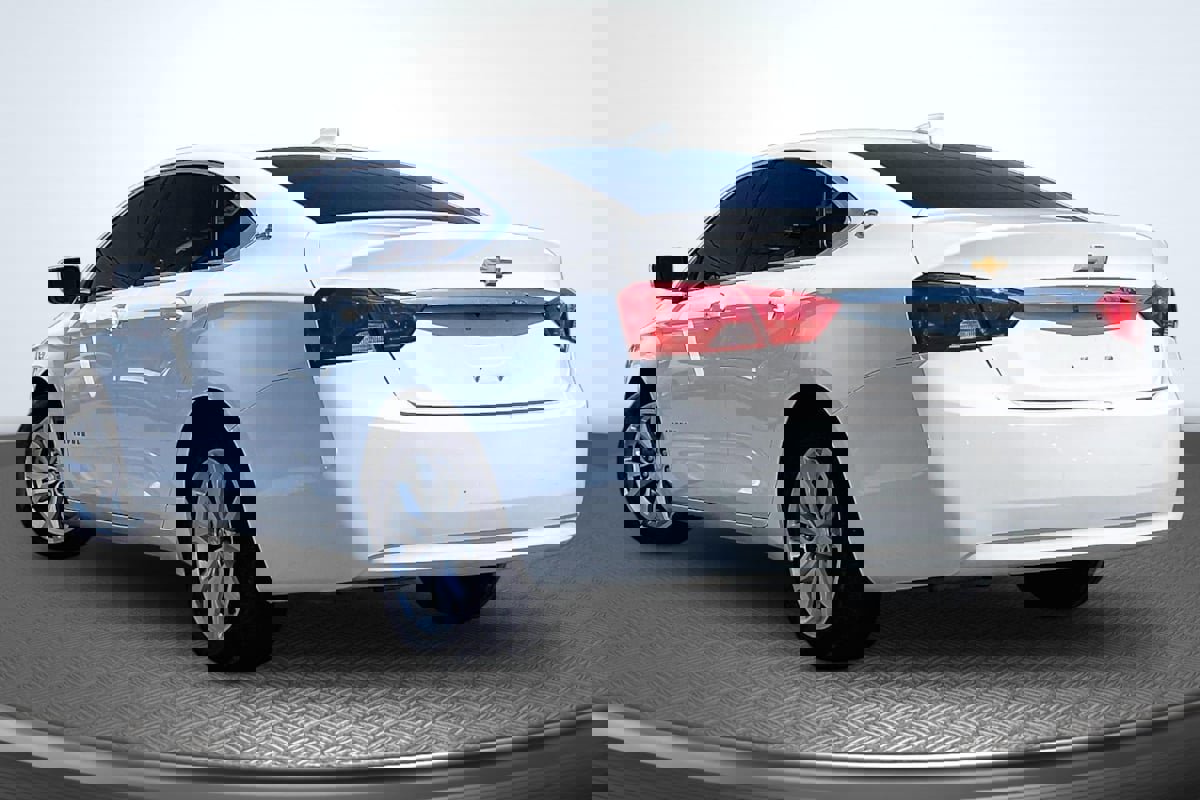 Used 2019 Chevrolet Impala LT image 2