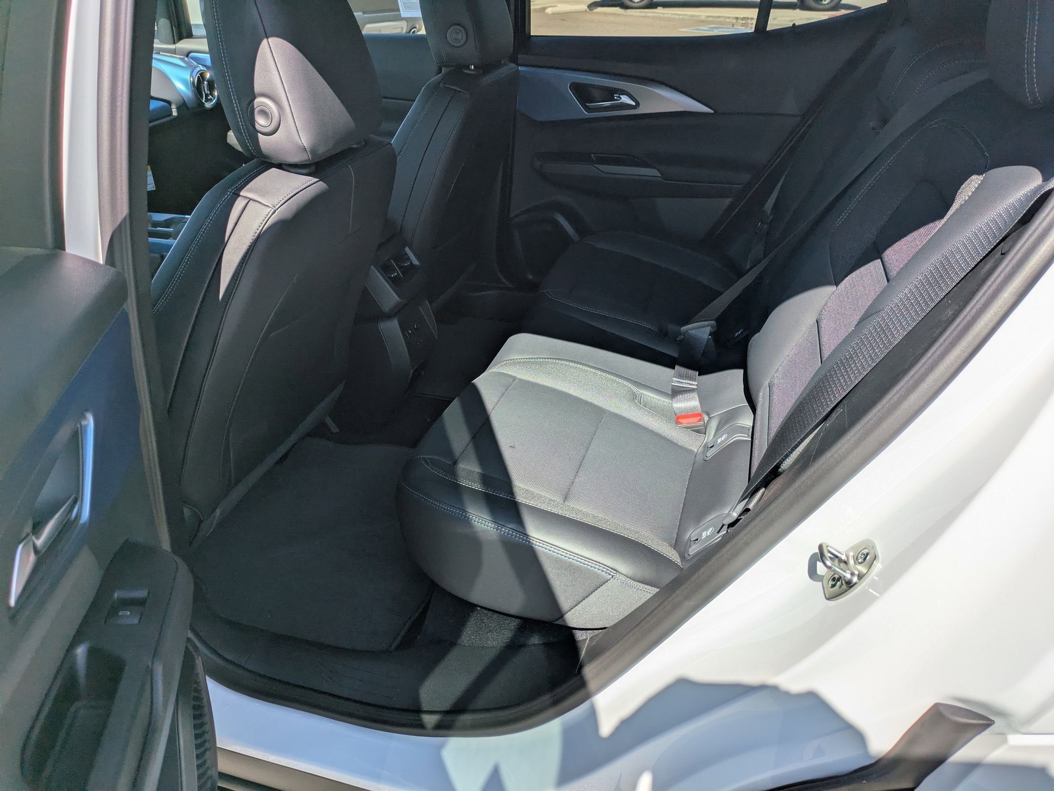 New 2026 Chevrolet Equinox EV LT w/ Convenience Package II image 12