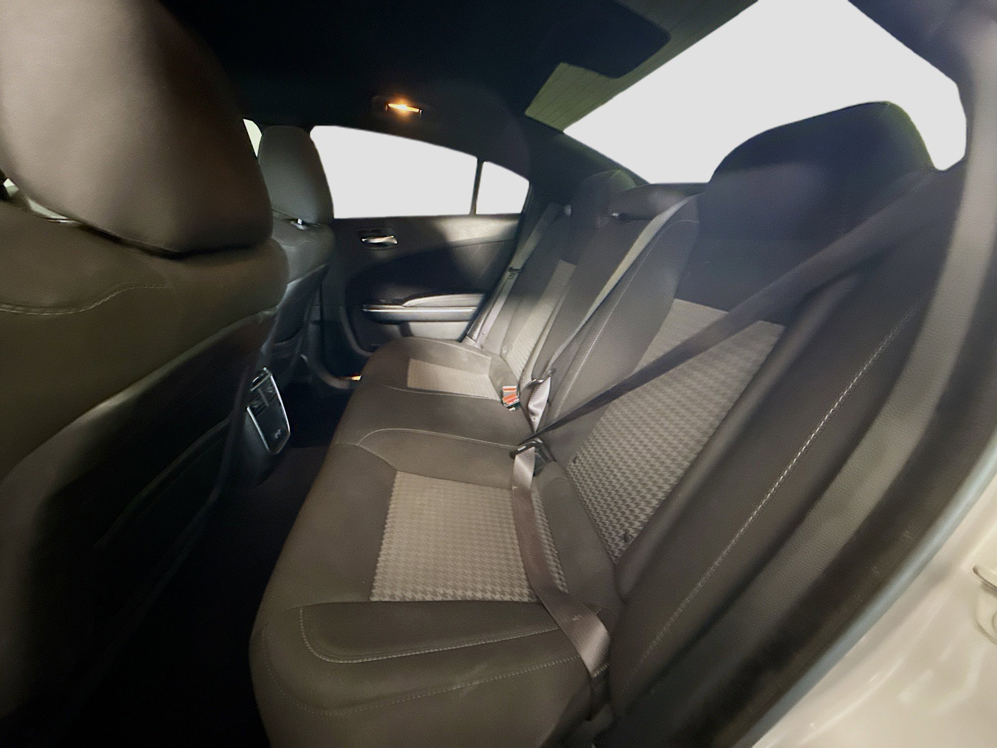 Used 2022 Dodge Charger SXT image 25