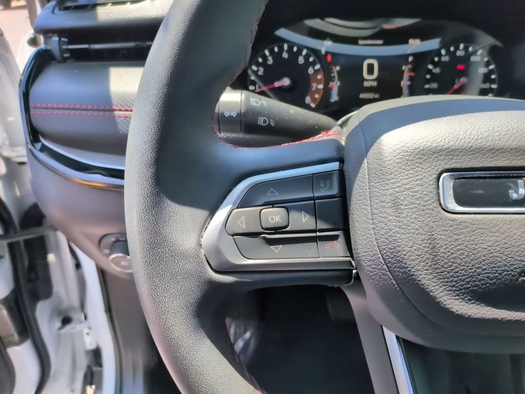 Used 2025 Jeep Compass Trailhawk AWD/4WD image 24