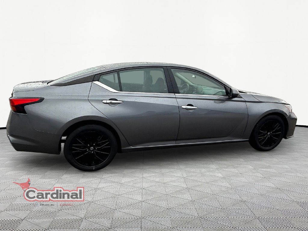 Used 2023 Nissan Altima 2.5 SV FWD image 9