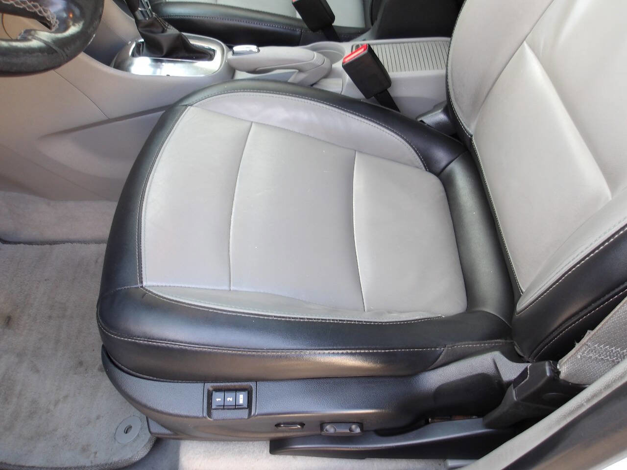 Used 2013 Buick Encore Premium AWD/4WD image 23