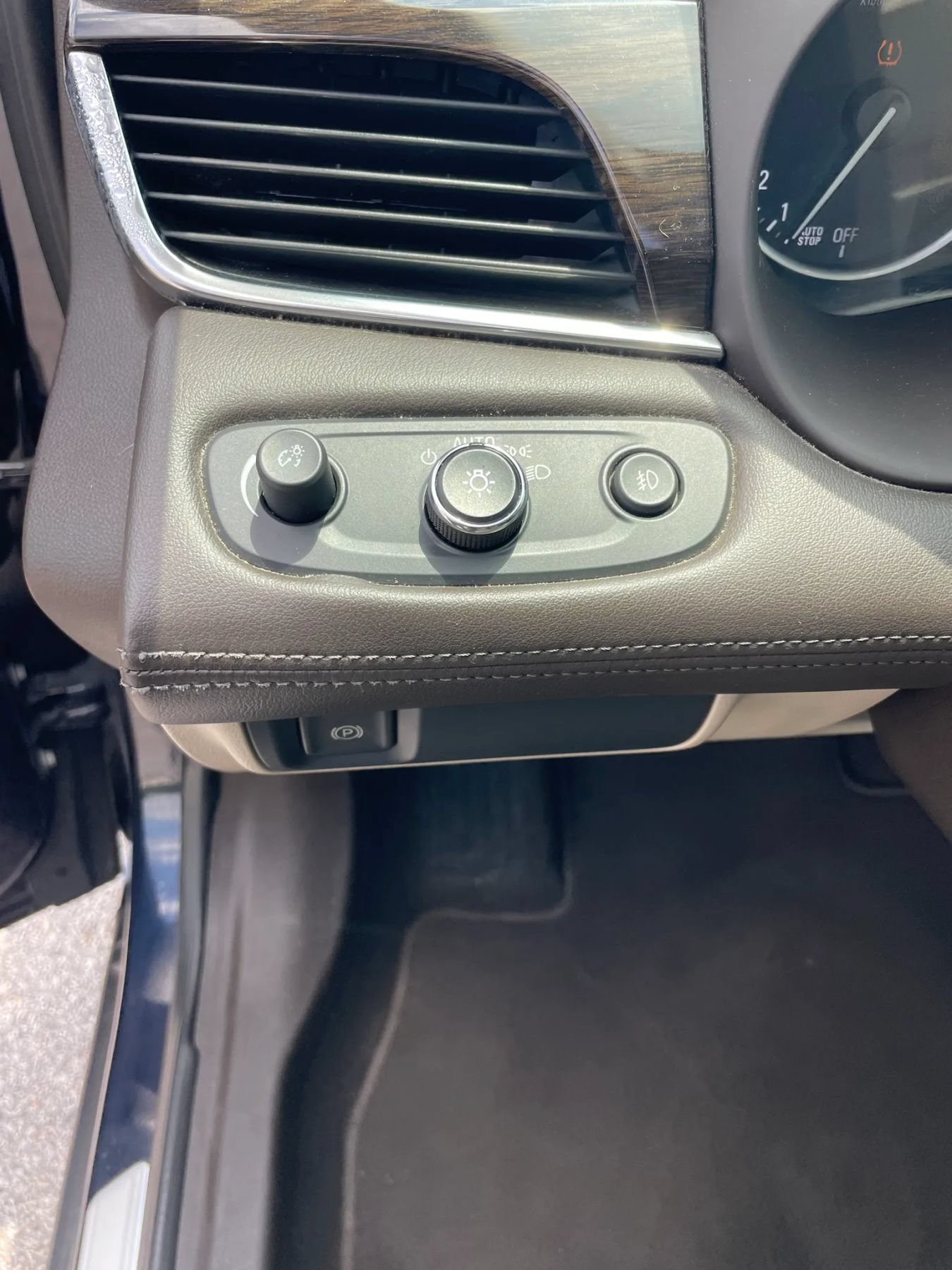 Used 2017 Buick LaCrosse Preferred FWD image 22