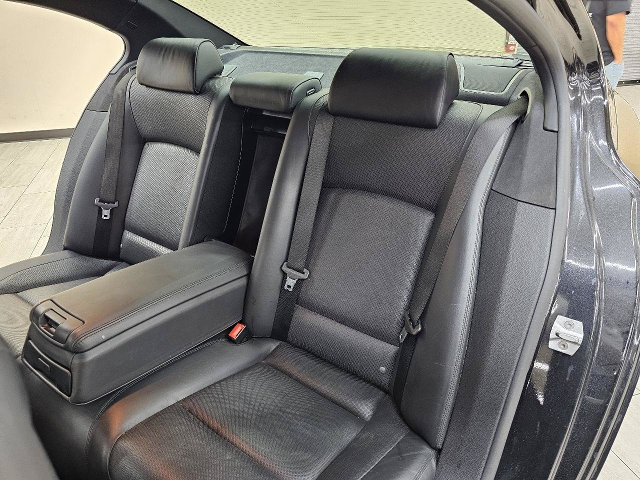 Used 2015 BMW 750i w/ M Sport Edition RWD image 26