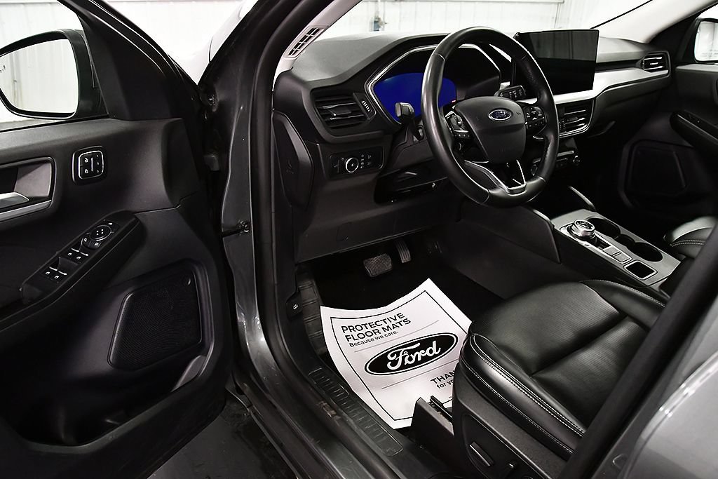 Used 2024 Ford Escape Platinum AWD/4WD image 17