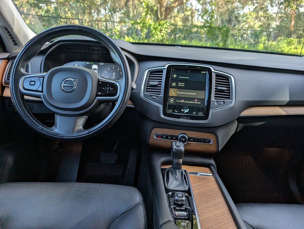 Used 2021 Volvo XC90 T6 Momentum w/ Climate Package AWD/4WD image 11