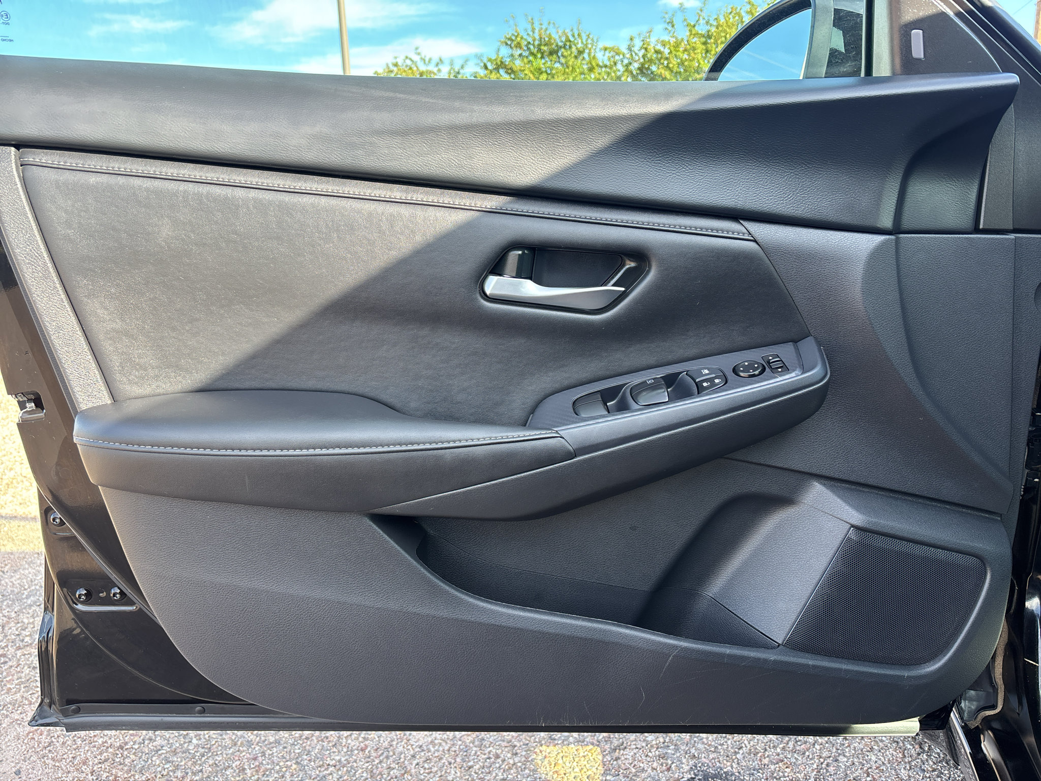 Used 2024 Nissan Sentra SV FWD image 15