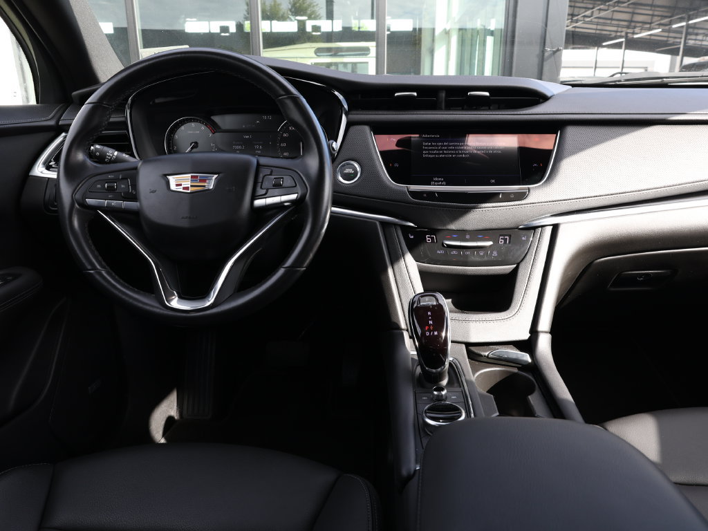 Used 2025 Cadillac XT6 Luxury FWD image 27