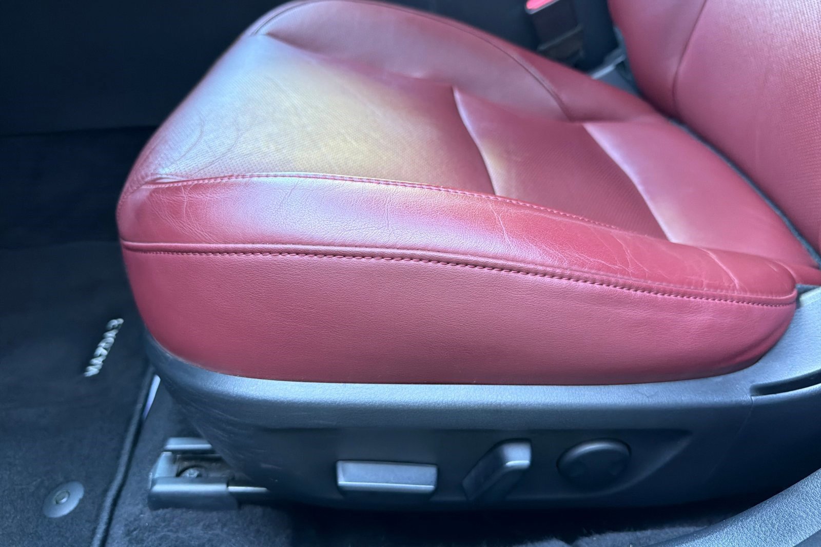 Used 2020 MAZDA MAZDA3 Hatchback w/ Premium Package image 14