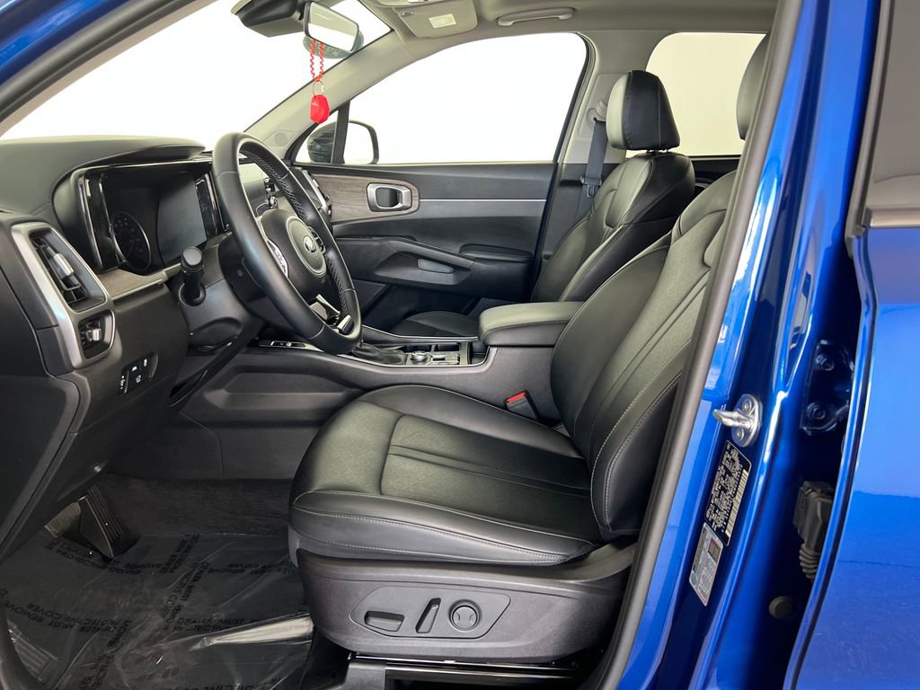 Used 2021 Kia Sorento EX w/ Panoramic Sunroof Package image 11