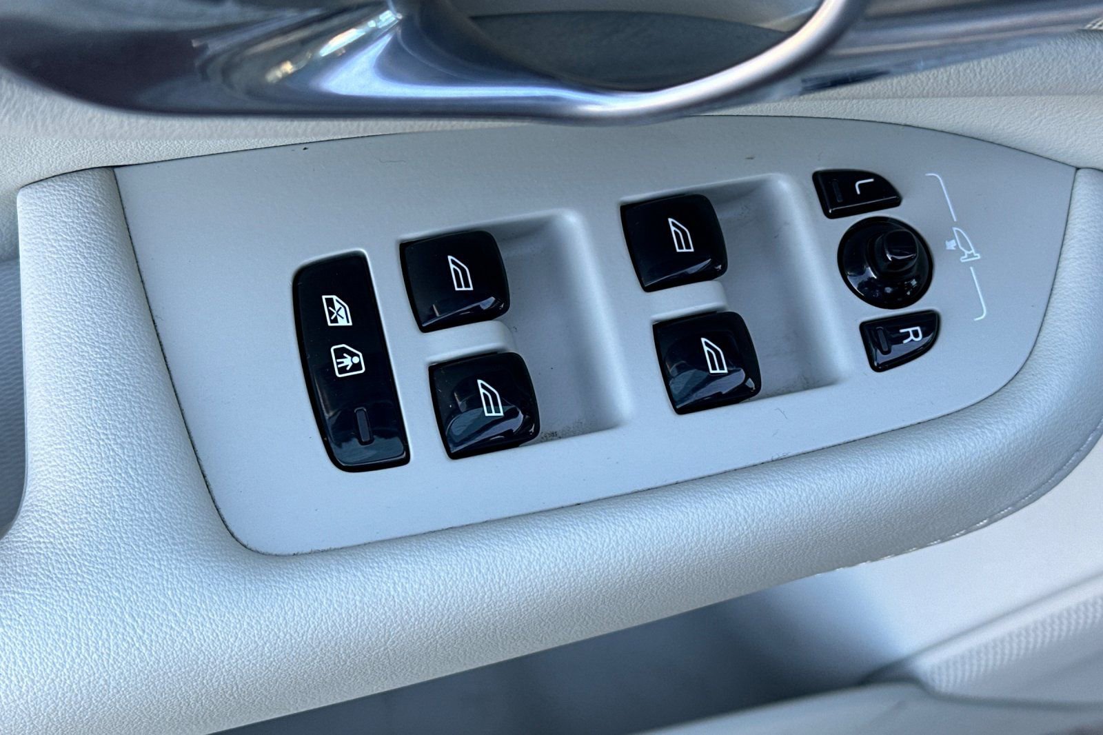 Used 2023 Volvo XC90 T8 Core image 15