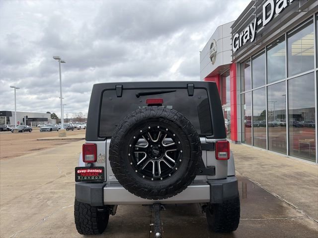 Used 2018 Jeep Wrangler Unlimited Sahara w/ Connectivity Group image 3
