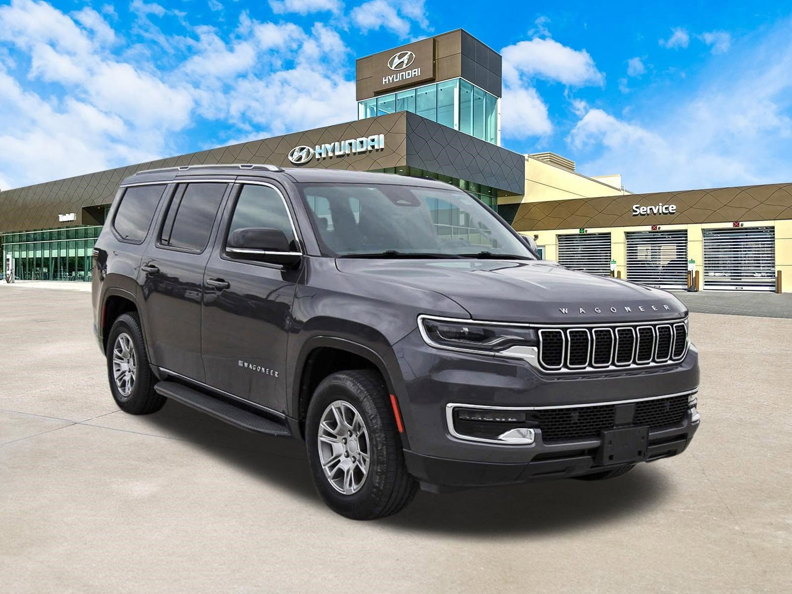 Used 2023 Jeep Wagoneer 2WD image 3