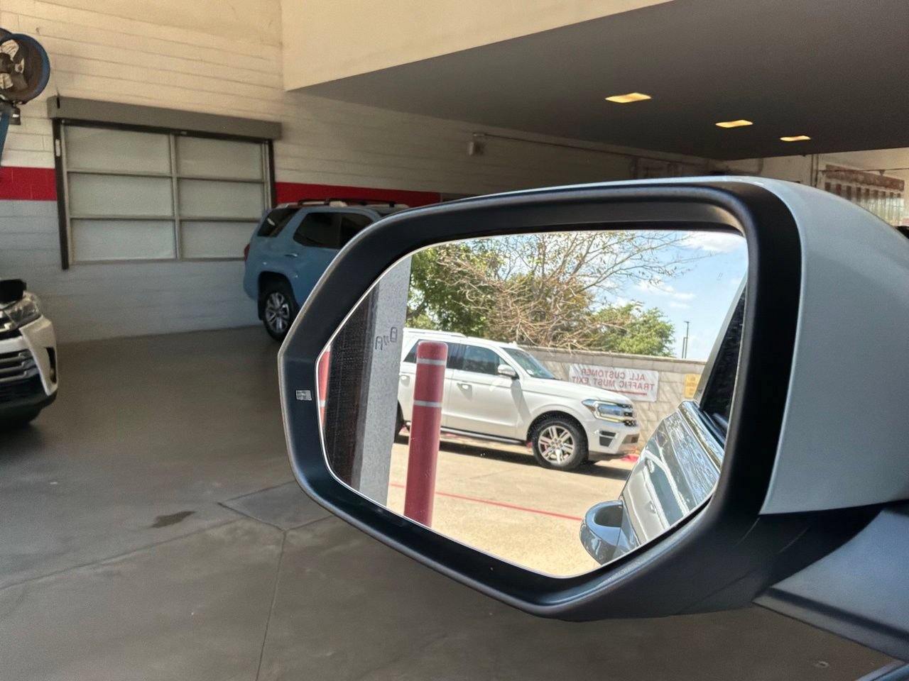 Used 2026 Volkswagen Atlas SE FWD image 24