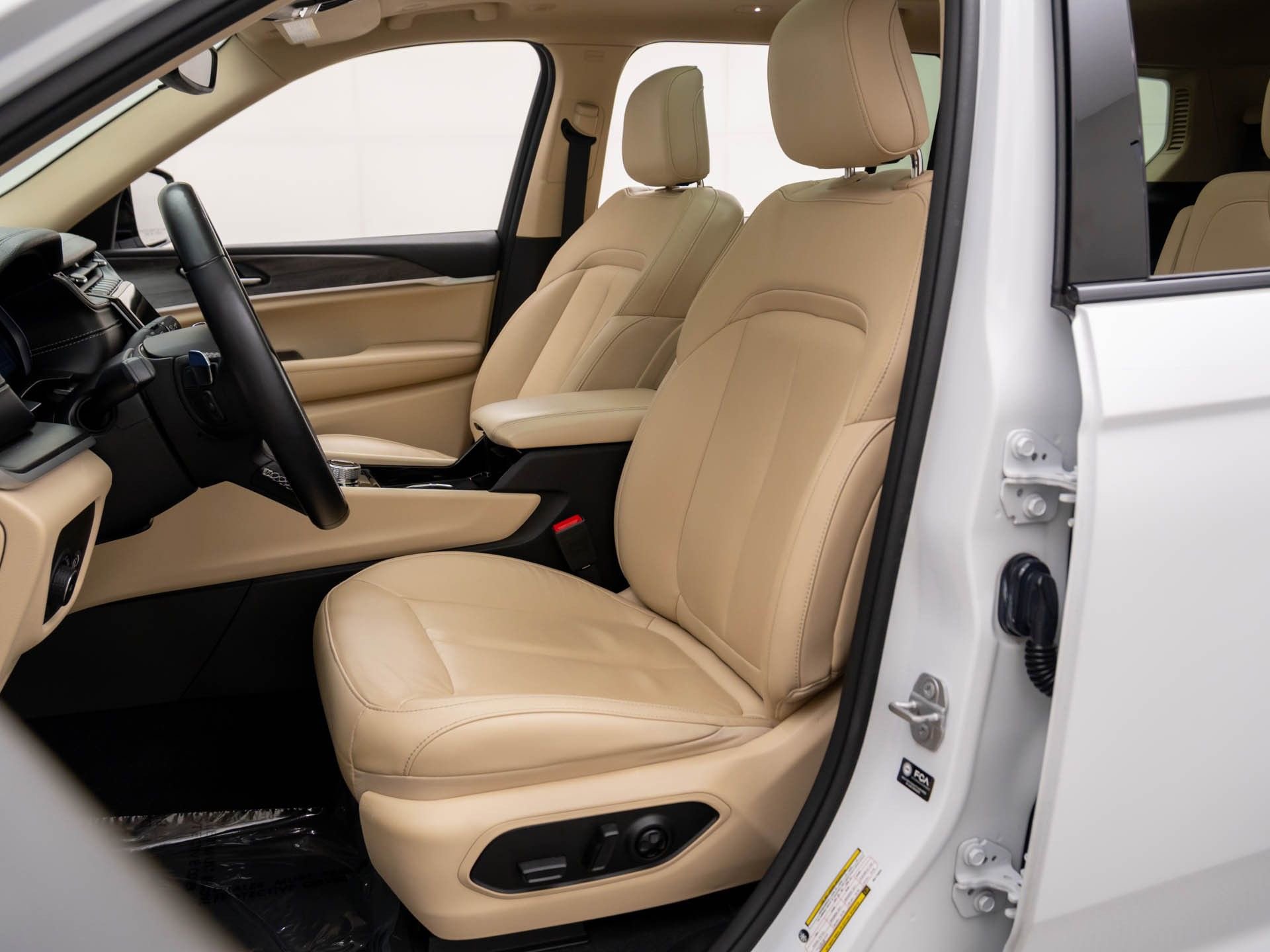 Used 2021 Jeep Grand Cherokee L Limited w/ Trailer Tow Group (B) image 17