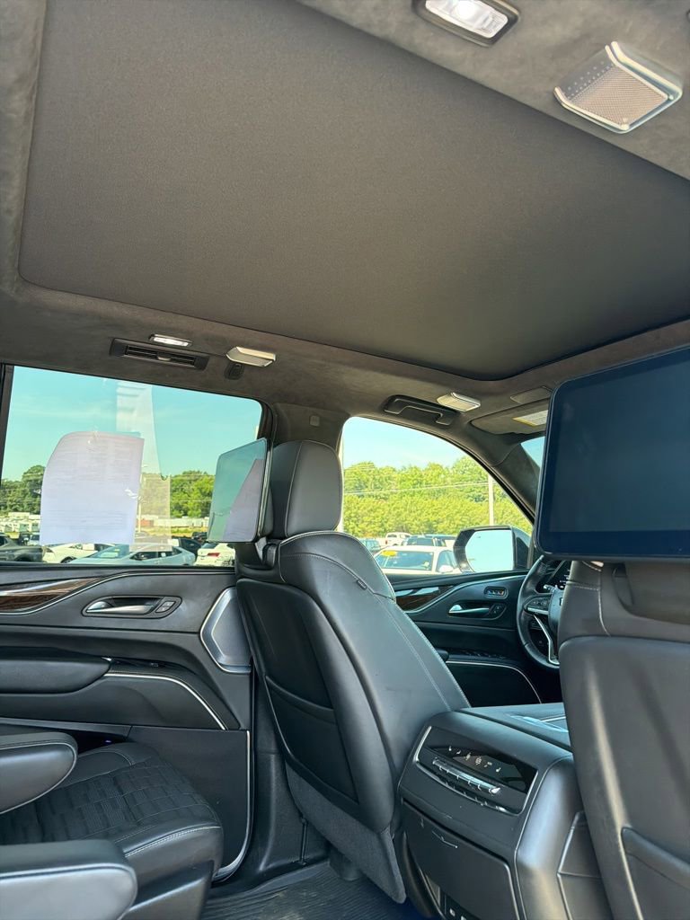 Used 2024 Cadillac Escalade Sport Platinum w/ LPO, ONYX Package AWD/4WD image 15