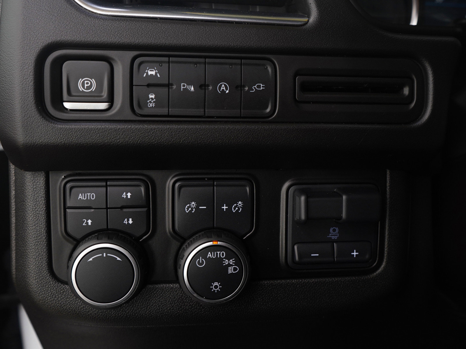 Used 2021 Chevrolet Tahoe LT w/ LT Signature Package image 31