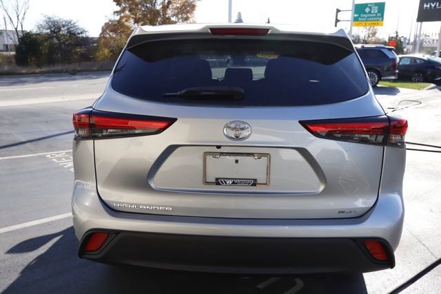 Used 2020 Toyota Highlander L image 4