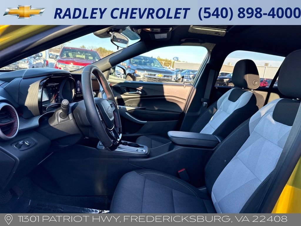 Certified 2024 Chevrolet Trax RS w/ Sunroof Package image 12