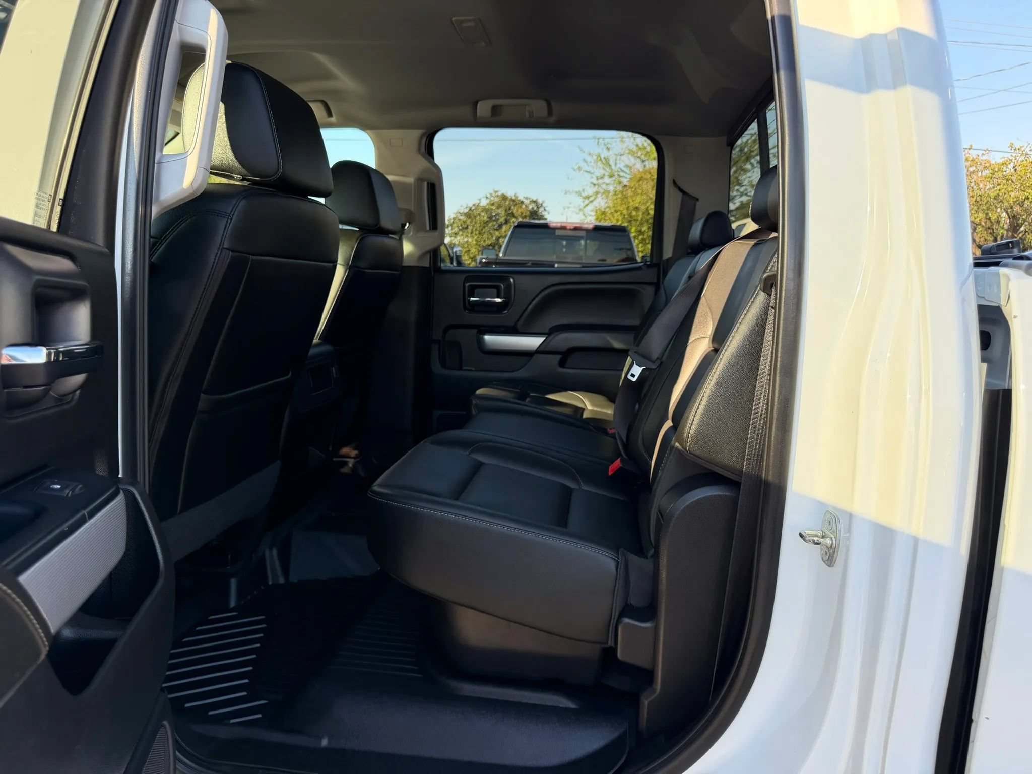 Used 2019 Chevrolet Silverado 2500 LTZ w/ Duramax Plus Package AWD/4WD image 18