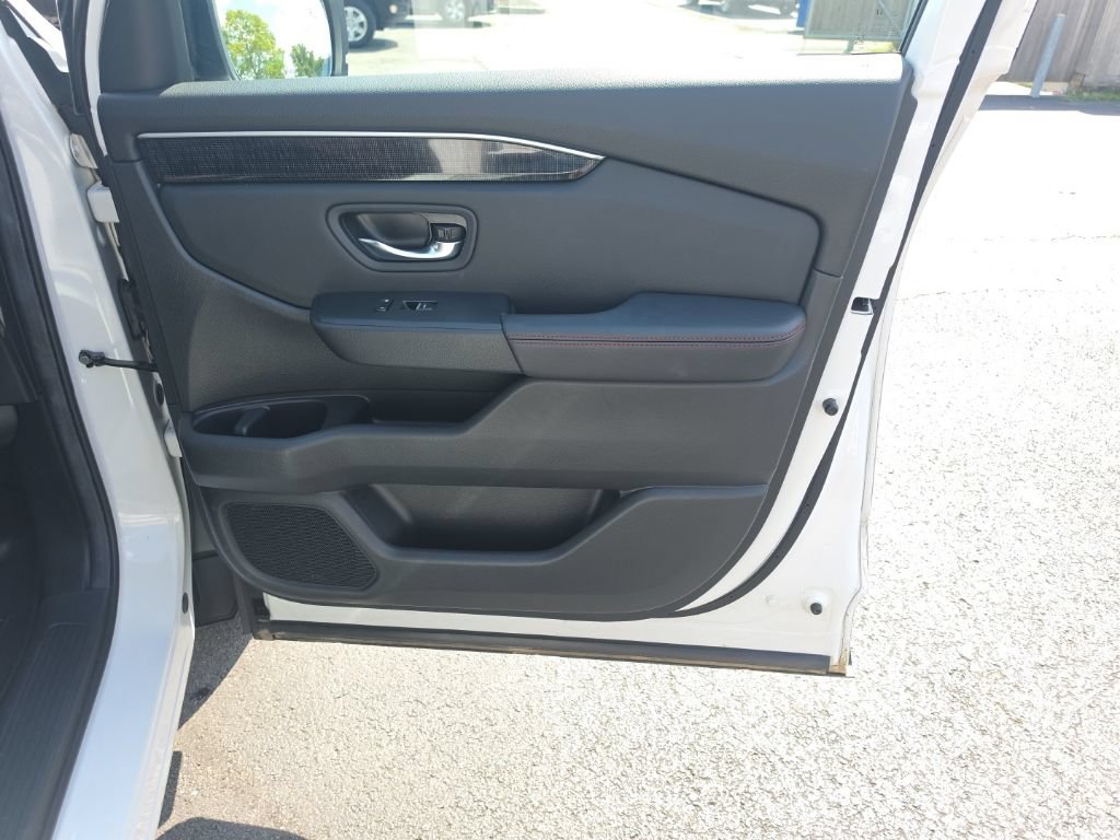 Certified 2025 Honda Pilot Black Edition image 36