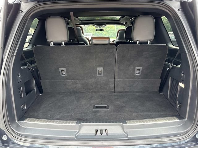 Certified 2024 Lincoln Navigator Reserve AWD/4WD image 12