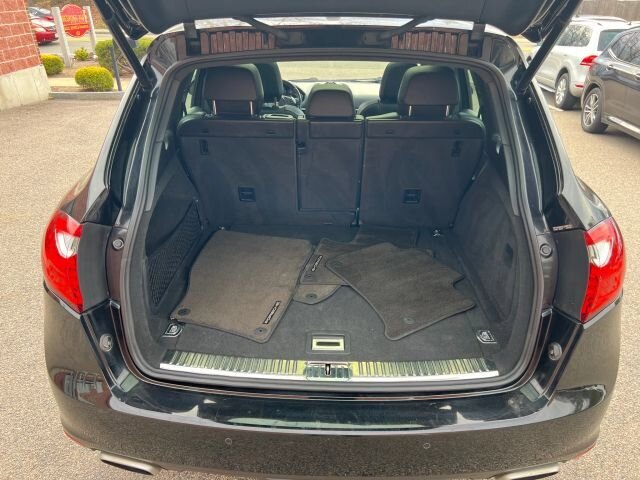 Used 2012 Porsche Cayenne w/ Convenience Pkg AWD/4WD image 11