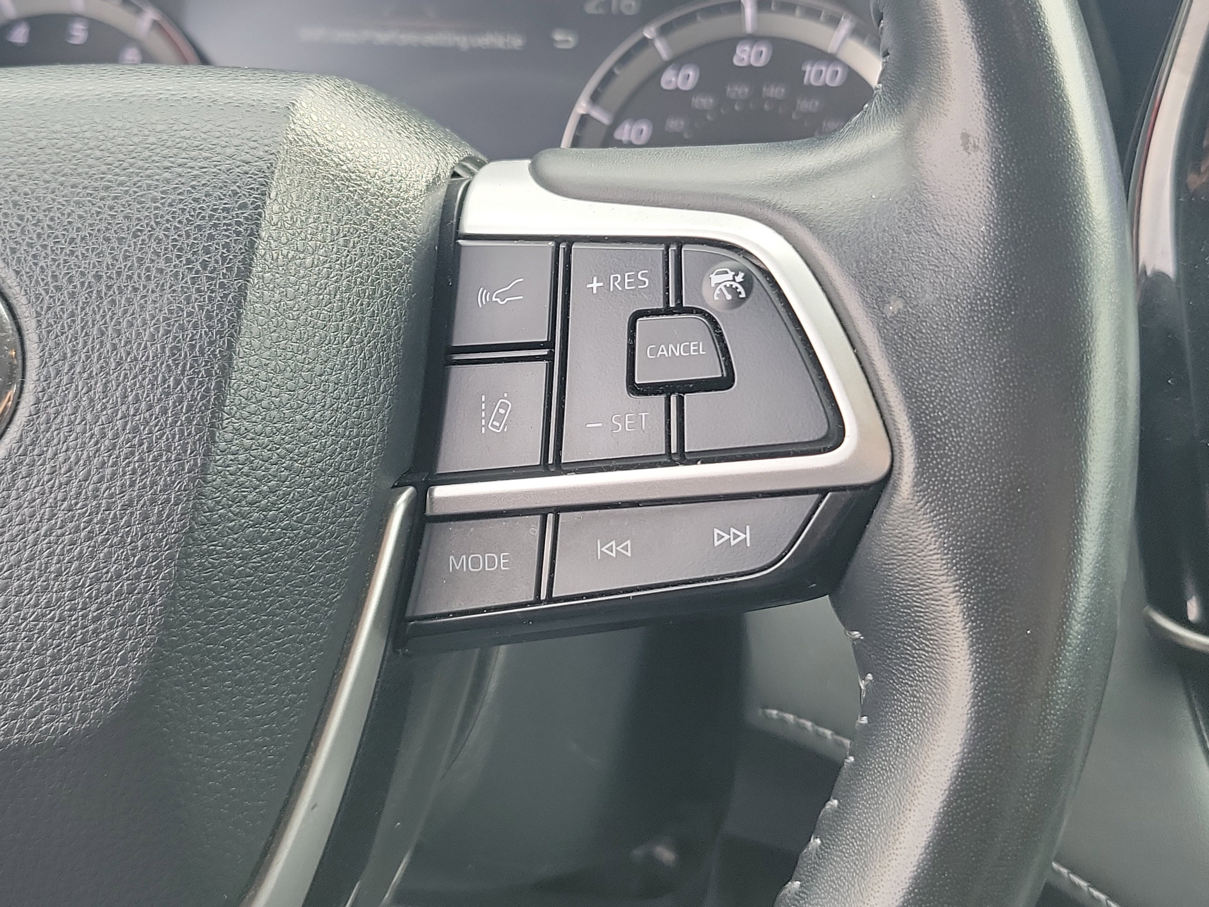 Certified 2024 Toyota Highlander LE image 19